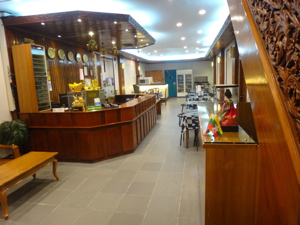 יאנגון Chit Sayar Hotel מראה חיצוני תמונה